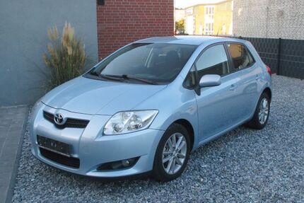 Toyota Auris 136.500 km 5.900 &euro; Recklinghausen 45663