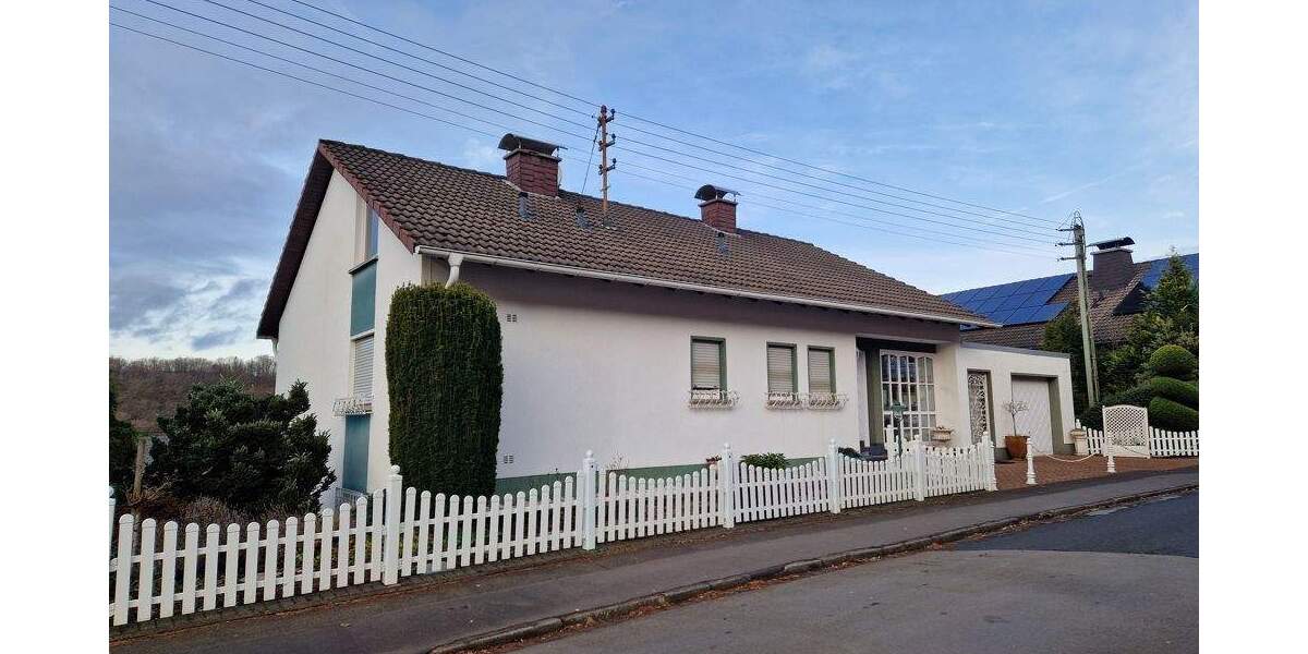 Hochwertig erbautes Einfamilienhaus in familienfreundlicher Lage von Eiserfeld! 4 zimmer