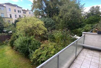 Viertel-Liebhaber aufgepasst : 1 grosses Zimmer mit Balkon und Blick ins Grüne freut sich auf Sie ! Ideal für eine alleinstehende Person