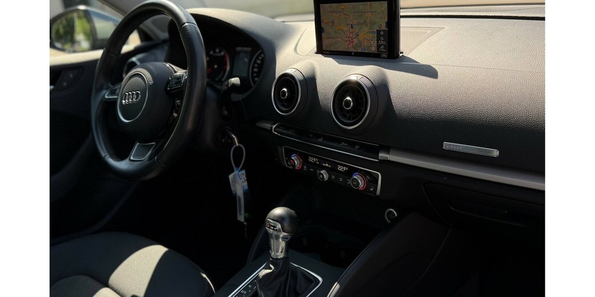 Audi A3 Sportback 1.4 TFSI S-Tronic 1. Hand Panorama 142.000 km 13.990 &euro; Neckarsulm 74172