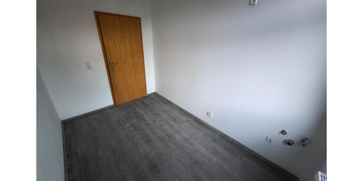 Etagenwohnung Zwickau - 4 Zimmer, 95 m&sup2;, 650&euro; | Angebot:26008269