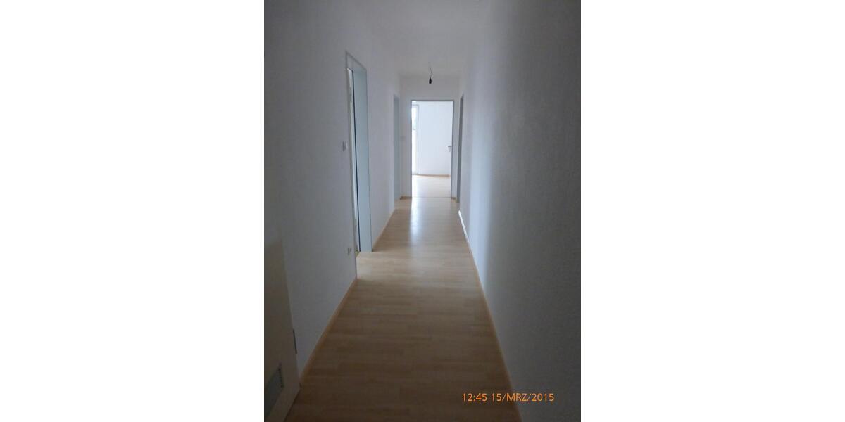 Dachgeschoßwohnung Gerbrunn - 3 Zimmer, 71 m&sup2;, 875&euro; | Angebot:26665642