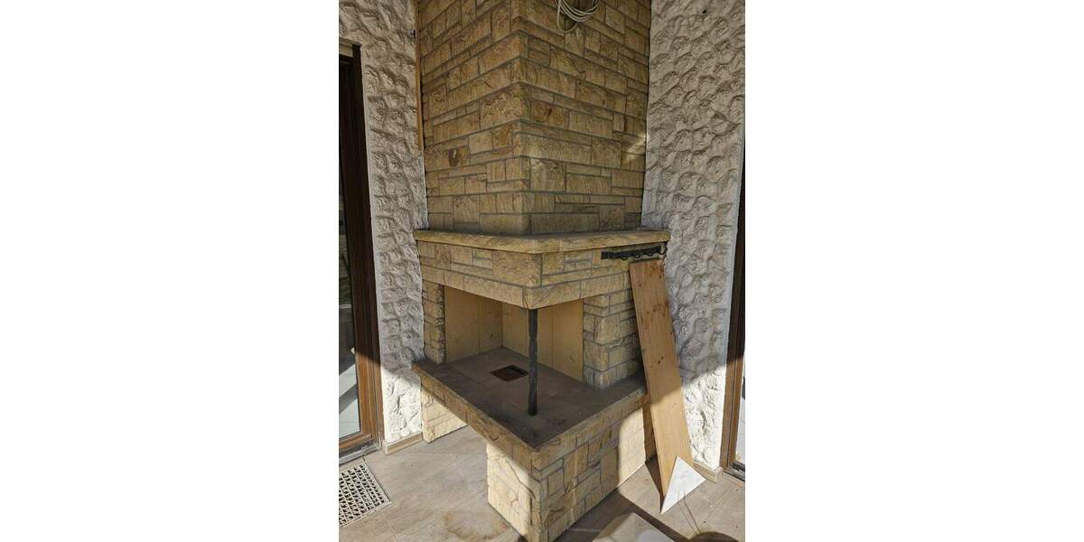 Hauptwohnung in Zweifamilienhaus mit Garage und Werkstattraum 4 zimmer