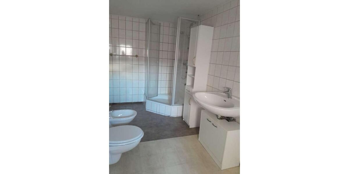 Reihenhaus Neunburg vorm Wald - 10 Zimmer, 101 m&sup2;, 130.000&euro; | Angebot:26521373