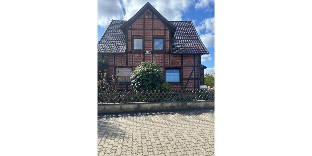 Einfamilienhaus Rehburg-Loccum Loccum - 8 Zimmer, 237 m&sup2;, 400.000&euro; | Angebot:26040511