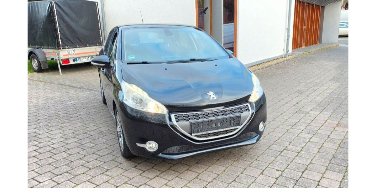 Peugeot 208 165.000 km 3.500 &euro; Bad Kreuznach 55543