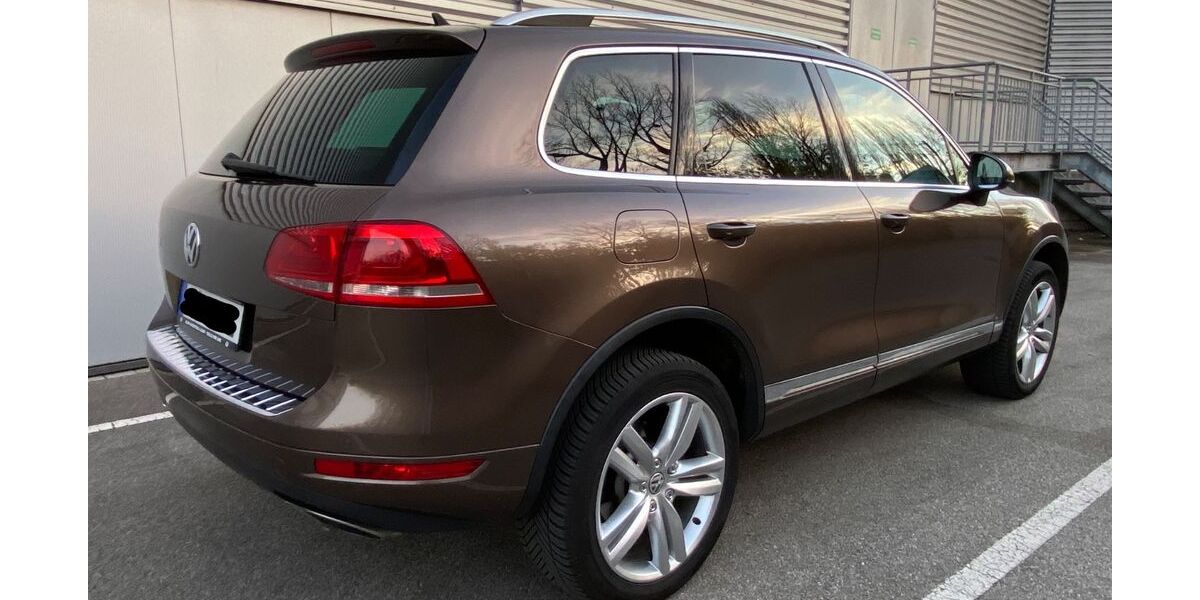 VW Touareg 242.652 km 14.900 &euro; München 81541