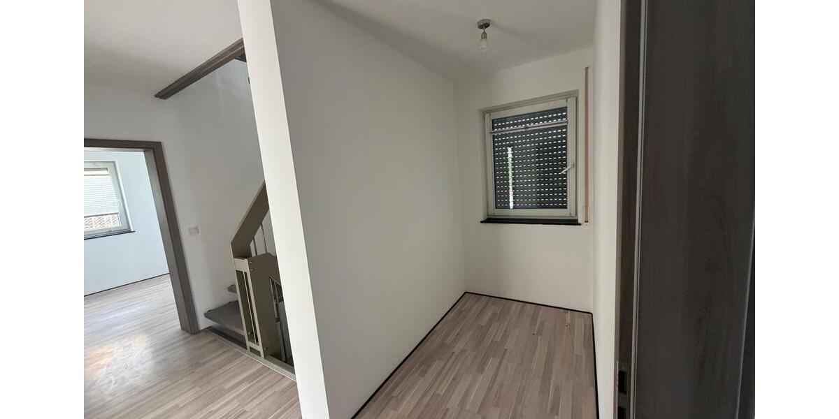 Einfamilienhaus Haßfurt - 5 Zimmer, 144 m&sup2;, 1.800&euro; | Angebot:26617783