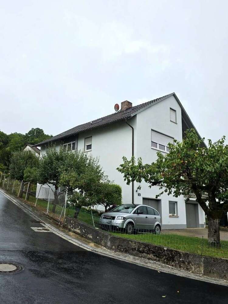 Haus zum Kaufen in Dittelbrunn 399.900 € 250 m²