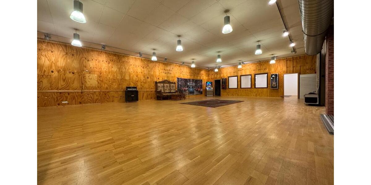 Halle Ausstellungsraum Ladenlokal in Maintal - von Privat zimmer