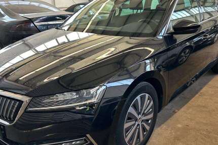 Skoda Superb 68.610 km 23.885 &euro; Uetersen bei Hamburg 25436