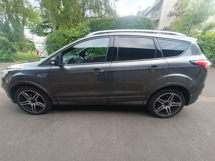 Ford Kuga 38.000 km 20.499 € Köln 50827