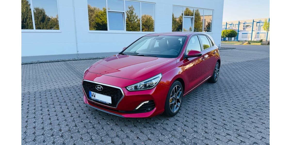 Hyundai i30 67.000 km 13.950 &euro; Siershahn 56427