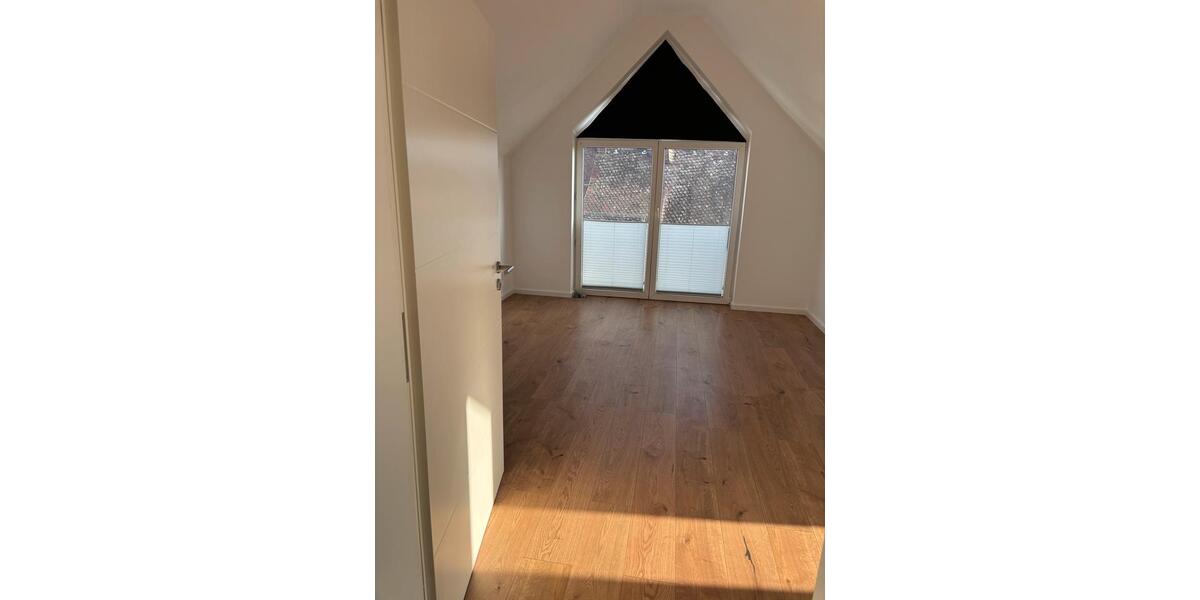 Dachgeschoßwohnung Nickenich - 4 Zimmer, 112 m&sup2;, 1.160&euro; | Angebot:25056591