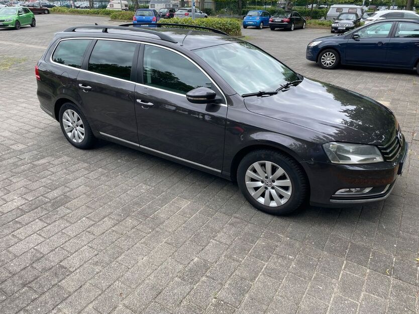 VW Passat 196.607 km 6.650 € Kiel 24159