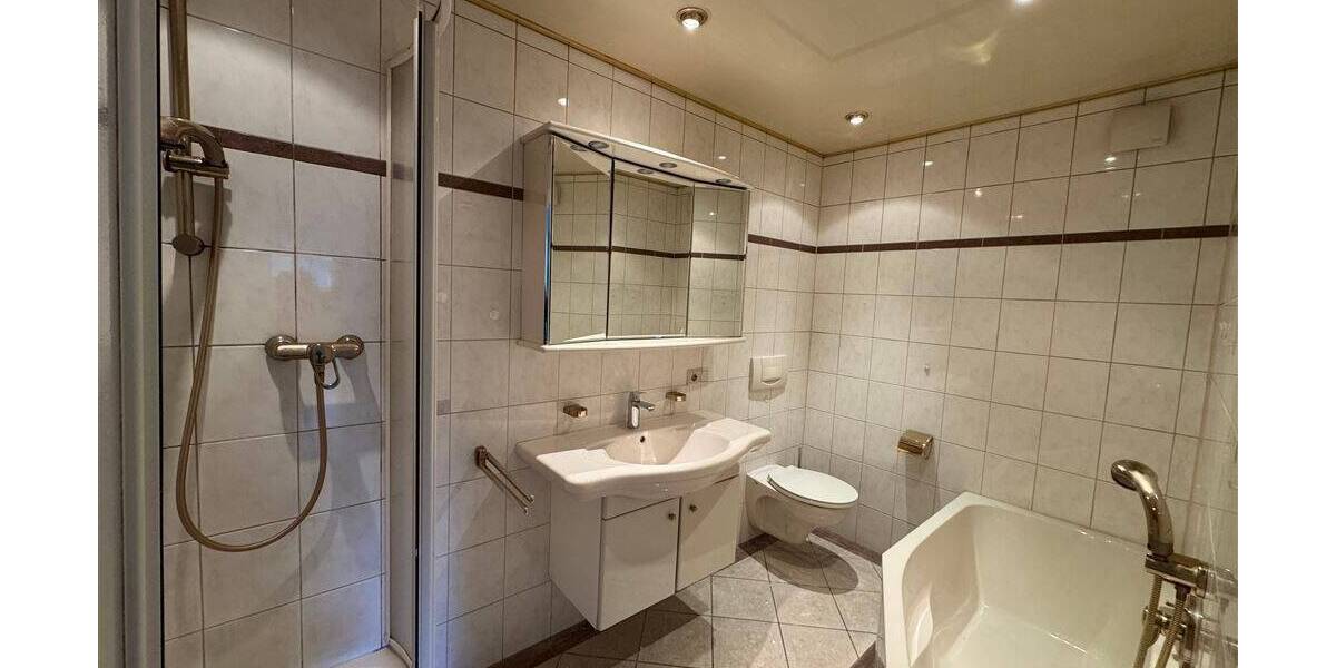 Mehrfamilienhaus, Wohnhaus Schmallenberg Harbecke - 9 Zimmer, 231 m&sup2;, 450.000&euro; | Angebot:26219084