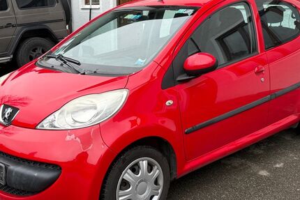 Peugeot 107 114.000 km 1.190 &euro; München 81479
