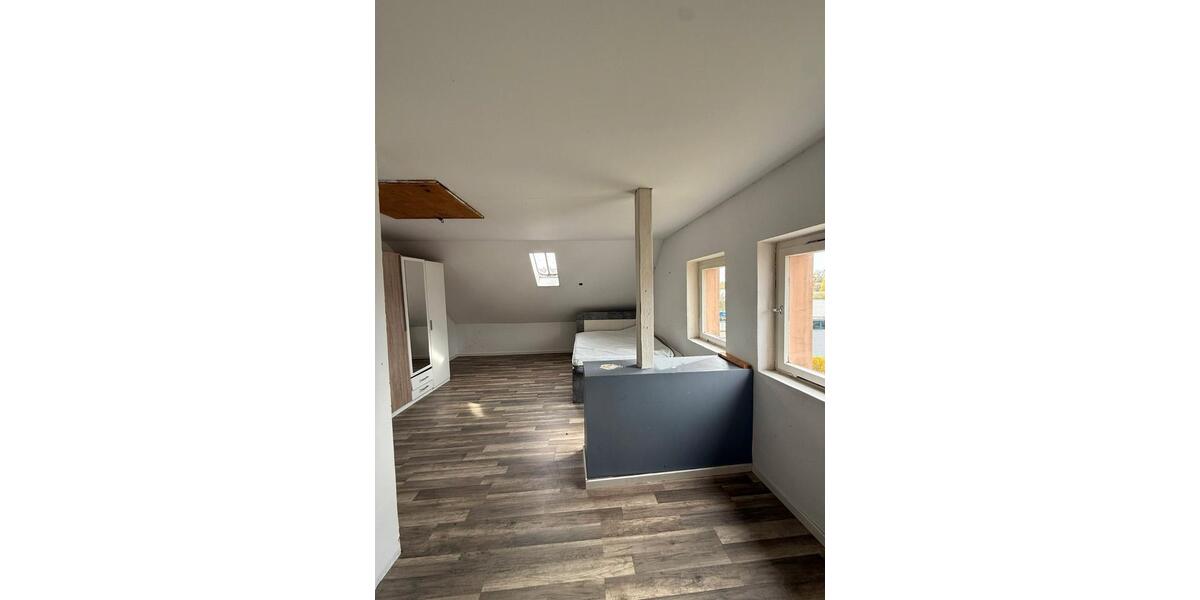 Doppelhaushälfte Bad Salzuflen - 8 Zimmer, 260 m&sup2;, 1.600&euro; | Angebot:26143853