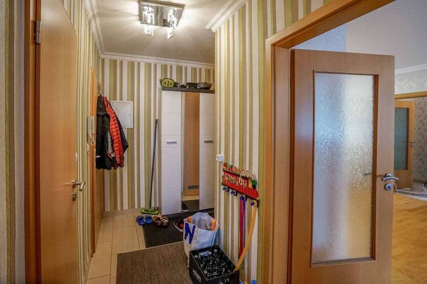 Helle 4-Zimmer-Wohnung mit ca. 104 m², sonnigem Balkon und großzügiger Raumaufteilung