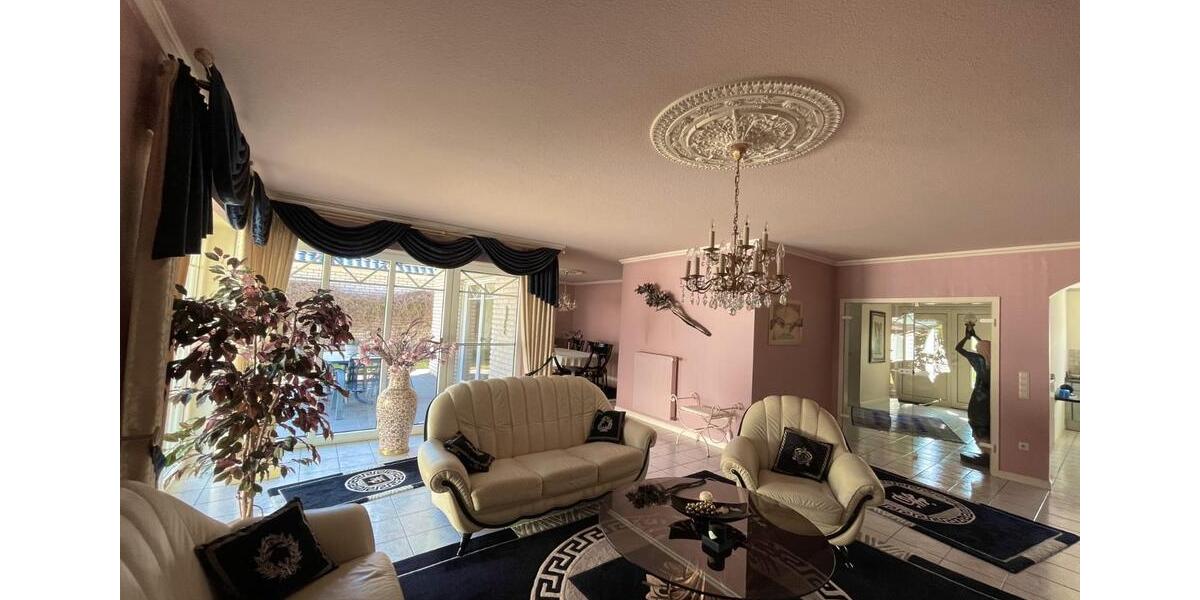 Einfamilienhaus Cloppenburg - 6 Zimmer, 219 m&sup2;, 1.800&euro; | Angebot:25935012