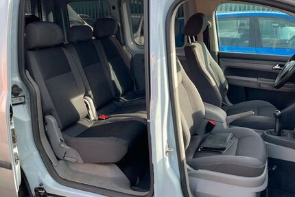 VW Caddy 170.520 km 3.850 € Düsseldorf 40233