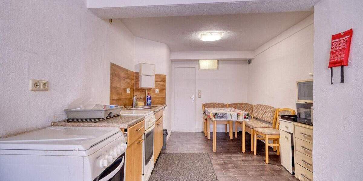 Wohnhaus mit Entwicklungspotenzial in der Altstadt - provisionsfrei 4 zimmer