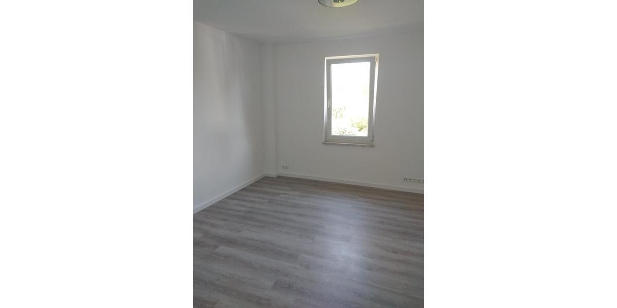 Etagenwohnung Pößneck - 2 Zimmer, 70 m&sup2;, 400&euro; | Angebot:26314557