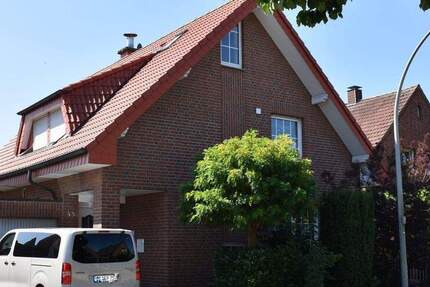 Hochwertige Immobilie mit bis zu drei Wohneinheiten, Wintergarten, Dachterrasse, Keller u. gr. Garage, Dr. Kurzhals Immobilien GmbH, Tel. 02508451