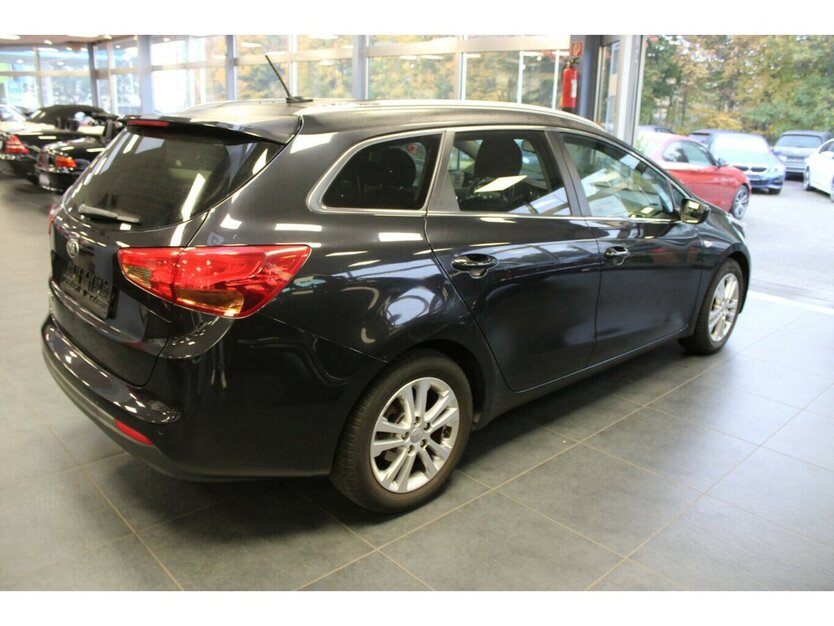 Kia ceed 1.4 CVVT SW Dream Team Edition 137.261 km 6.980 € Euskirchen 53881