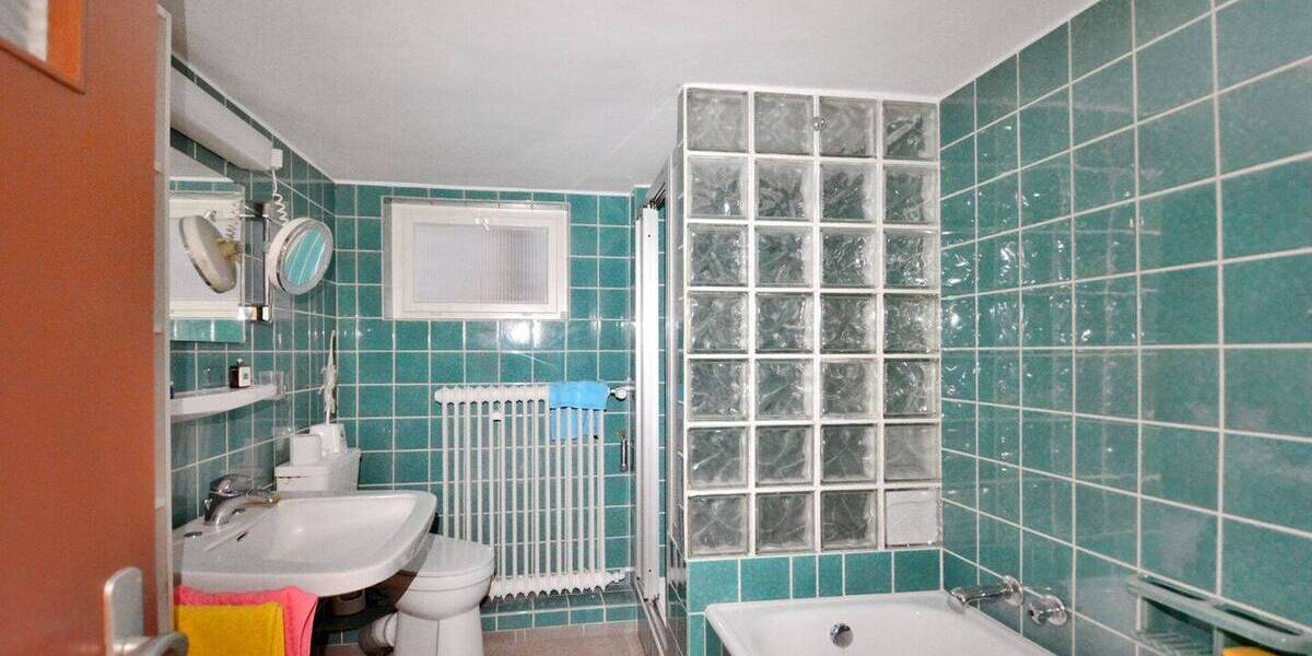 Mehrfamilienhaus, Wohnhaus Wolfhagen - 9 Zimmer, 258 m&sup2;, 180.000&euro; | Angebot:26763338