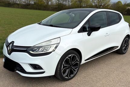 Renault Clio 67.000 km 7.999 &euro; Wiesbaden Erbenheim 65205