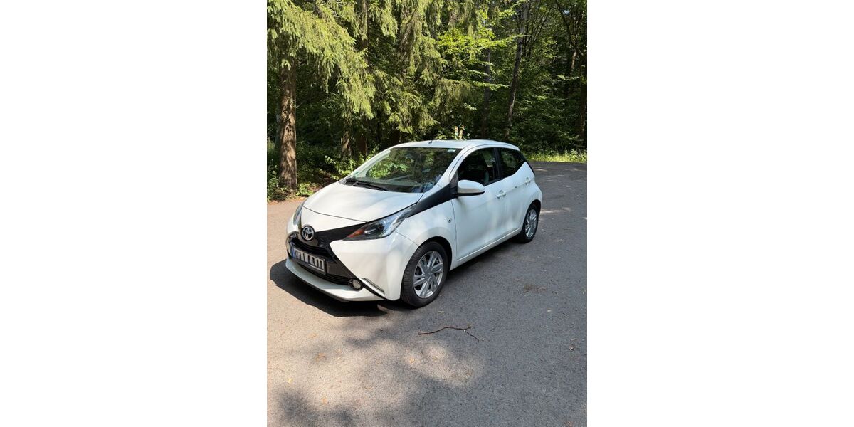 Toyota Aygo (X) 75.753 km 7.350 &euro; Sinntal 36391