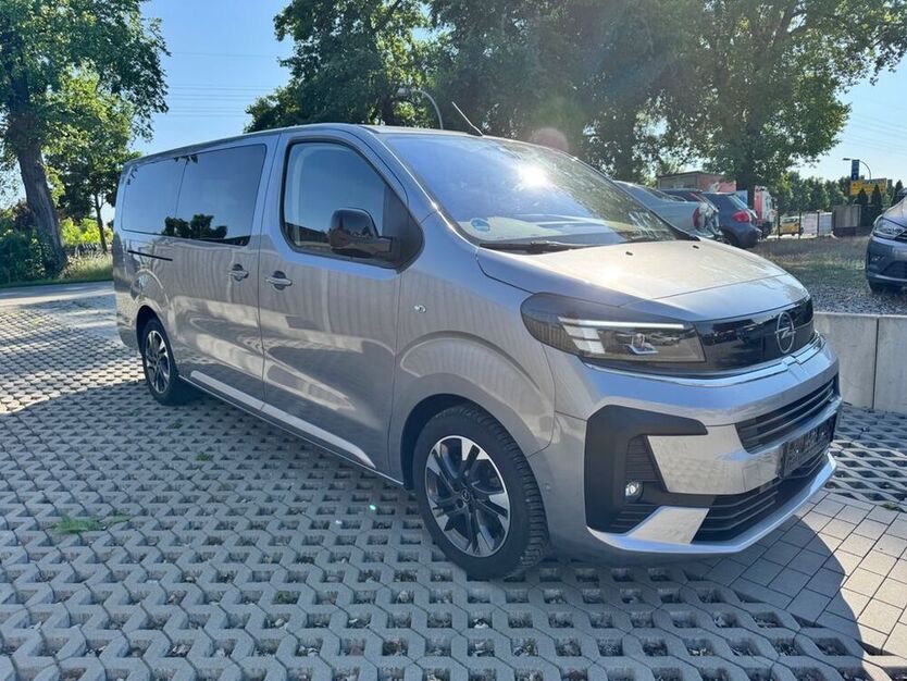 Zafira Life