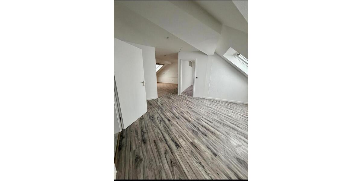 Dachgeschoßwohnung Wuppertal Unterbarmen - 5 Zimmer, 85 m&sup2;, 950&euro; | Angebot:25854706