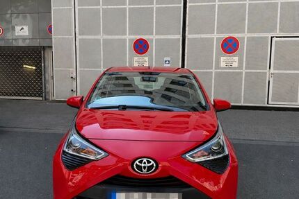 Toyota Aygo (X) 61.052 km 8.850 &euro; Frankfurt am Main 60326