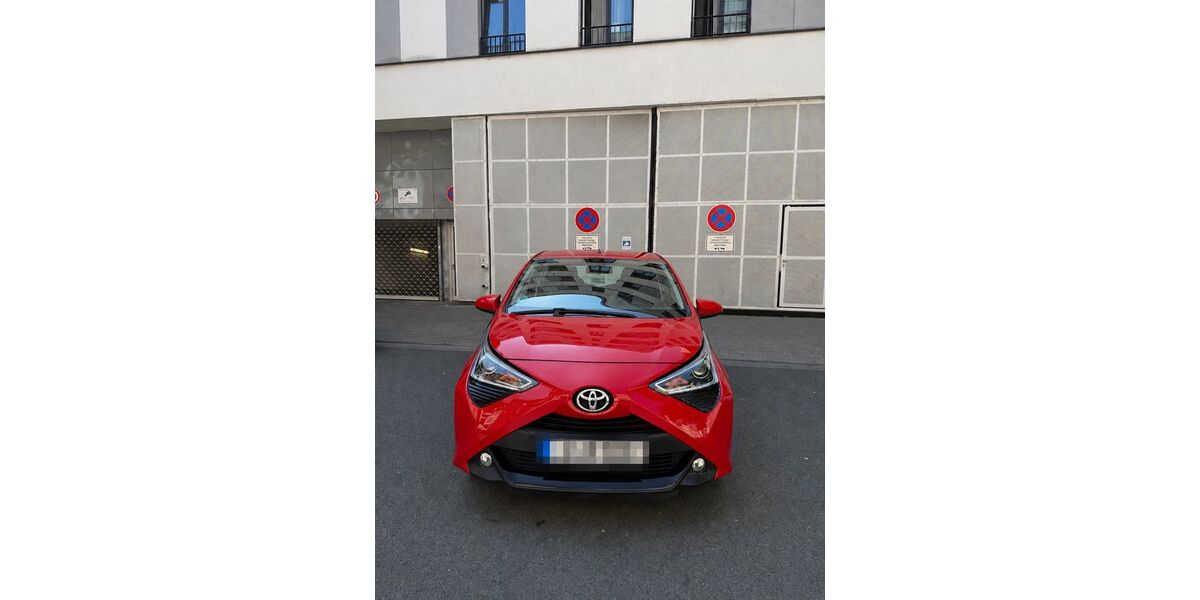 Toyota Aygo (X) 61.052 km 8.850 &euro; Frankfurt am Main 60326