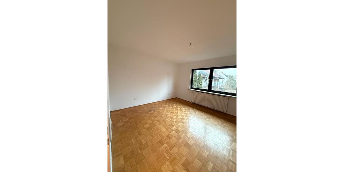 Etagenwohnung Germering - 4 Zimmer, 110 m&sup2;, 2.050&euro; | Angebot:26662939