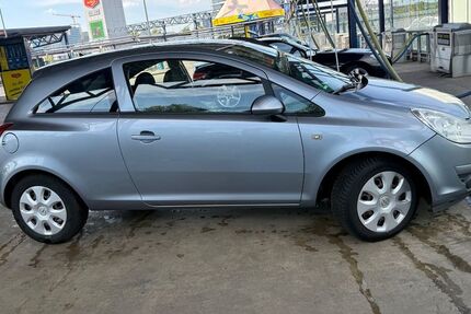 Opel Corsa 69.000 km 3.500 &euro; Düsseldorf 40223