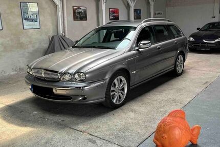 Jaguar X-Type