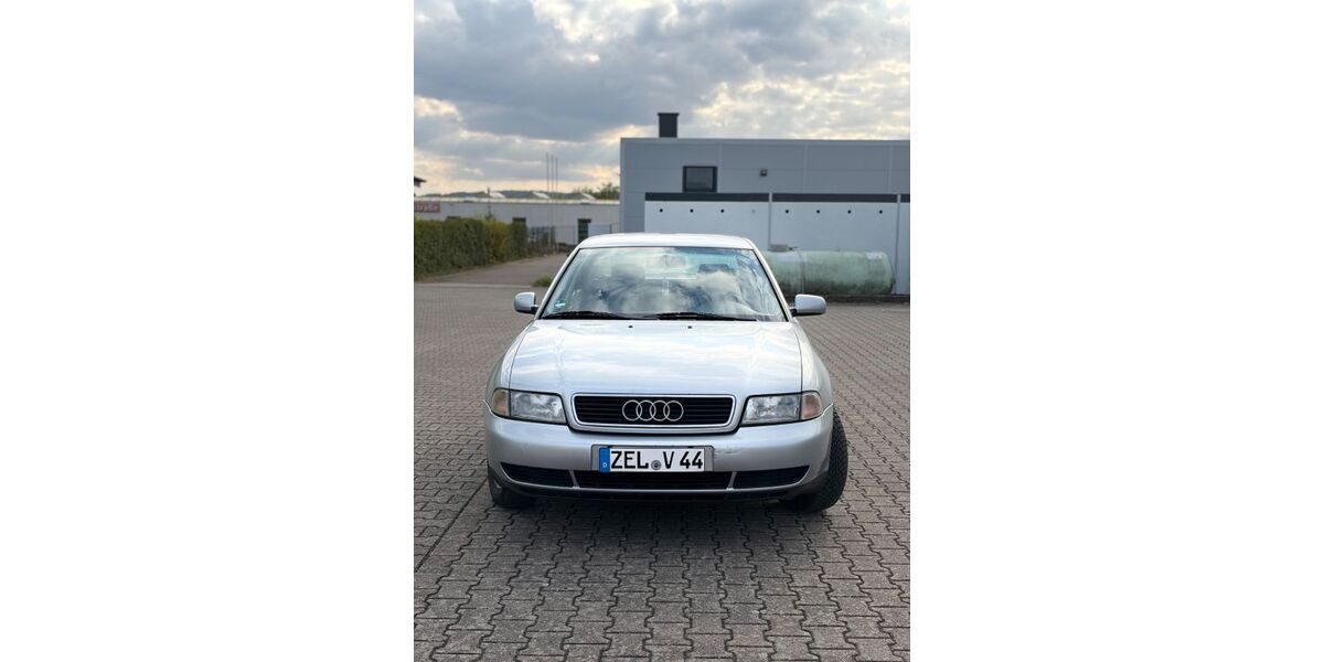 Audi A4 211.000 km 2.300 &euro; Zell 56856