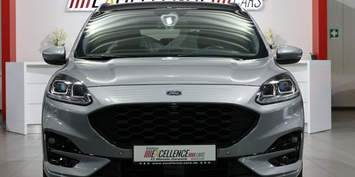 Ford Kuga 2.5 P-HEV ST-LINE-X STYLING SPORT PANORAMA 73.000 km 22.444 &euro; Hamm 59077