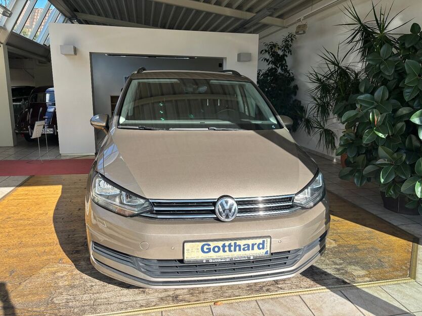 VW Touran 115.400 km 15.950 € Fredenbeck 21717
