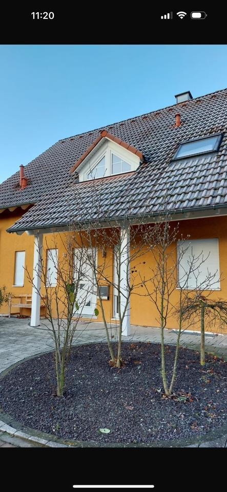 freistehendes Einfamilienhaus mit Doppelgarage und Garten zimmer
