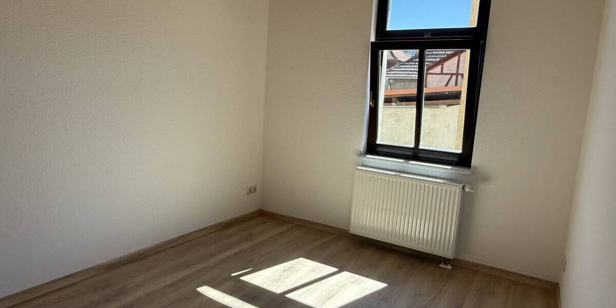 Mehrfamilienhaus, Wohnhaus Bad Blankenburg - 6 Zimmer, 141 m&sup2;, 175.000&euro; | Angebot:26683721