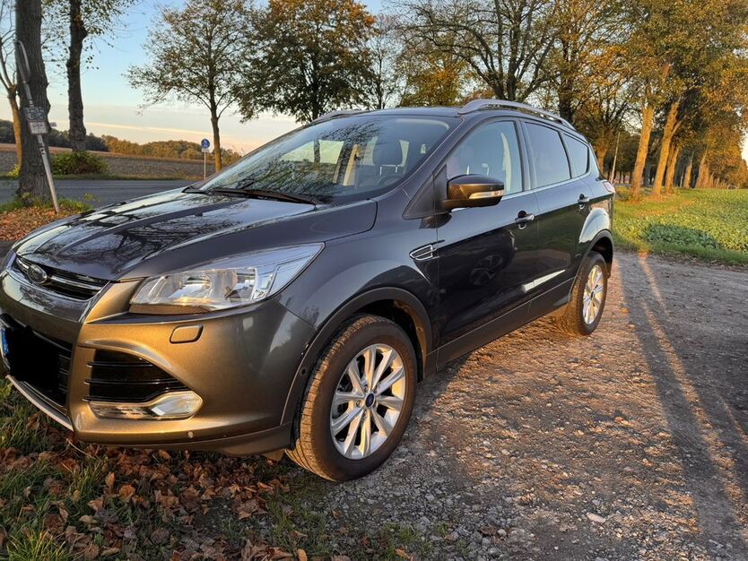 Ford Kuga 123.000 km 10.400 € Witten 58454
