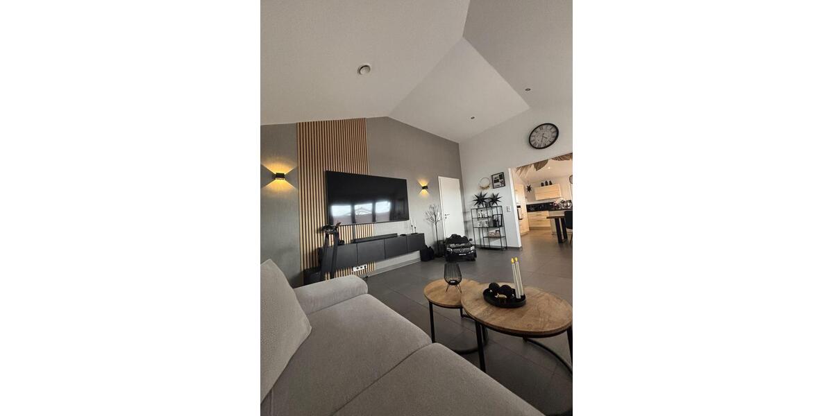 Dachgeschoßwohnung Uelsen - 5 Zimmer, 145 m&sup2;, 1.550&euro; | Angebot:26182591
