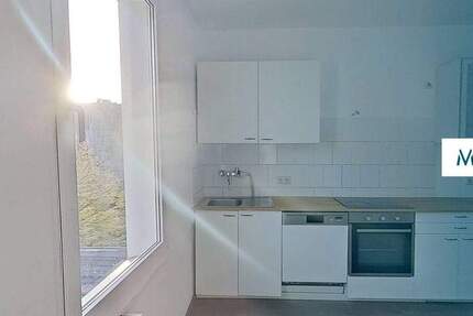 ++ WG GEEIGNET! Gemütliche 3-Zimmer-Wohnung im Dachgeschoss mit Einbauküche ++ 3 zimmer