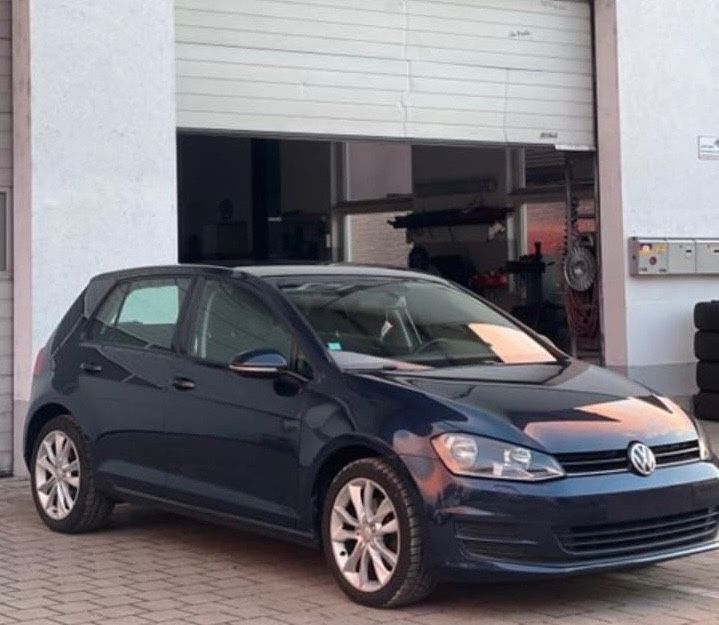 VW Golf 240.000 km 8.000 € Lörrach 79539