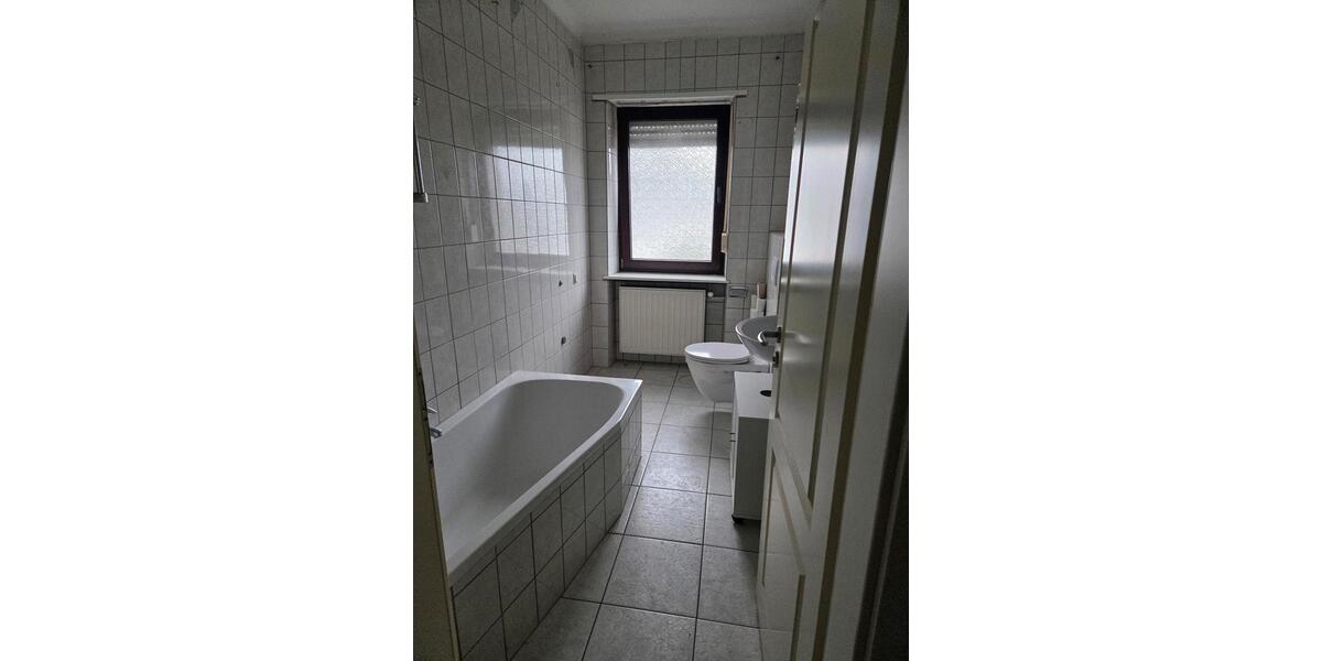Etagenwohnung Saarlouis - 1 Zimmer, 95 m&sup2;, 690&euro; | Angebot:26439823
