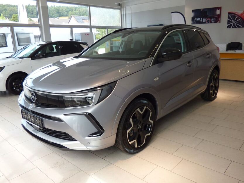 Opel Grandland (X) 28.000 km 30.500 € Ahorntal 95491